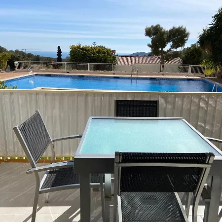 Karin Palma Fiesta-vallpineda-sitges Apartment